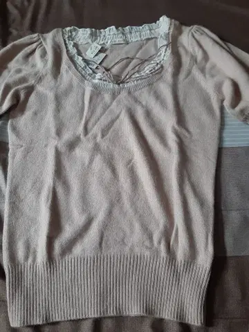 새상품 L'EST ROSE 레스트로즈 반팔 니트 가슴 레이스&리본 핑크