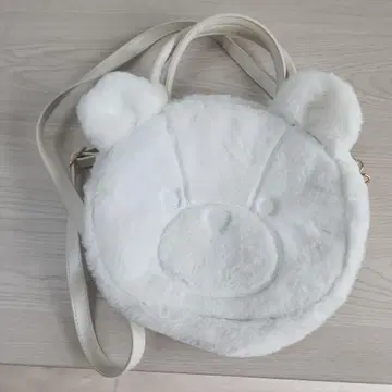 [ 연휴 세일 ] axes 곰 퍼 숄더백 화이트