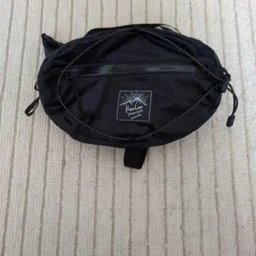 RawLow Mountain Works Nuts Pack 블랙