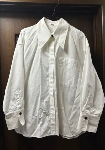 Mila Owen 화이트 긴팔 셔츠