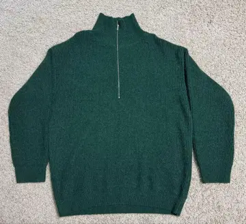 GLAM 다크 그린 하이넥 니트 스웨터