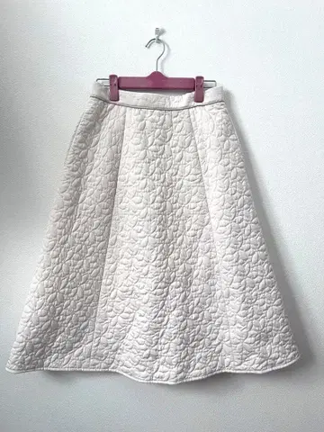 LAISSE PASSE 레스 빠세 퀼팅 플레어 스커트 무릎 기장