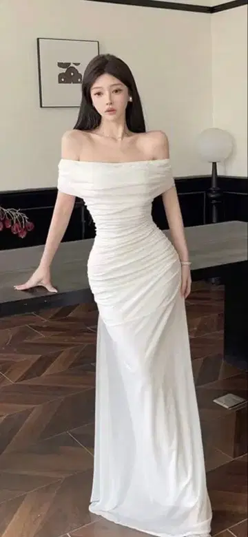 오프숄더 화이트 타이트 드레스