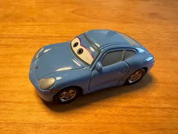 토미카 카즈 샐리