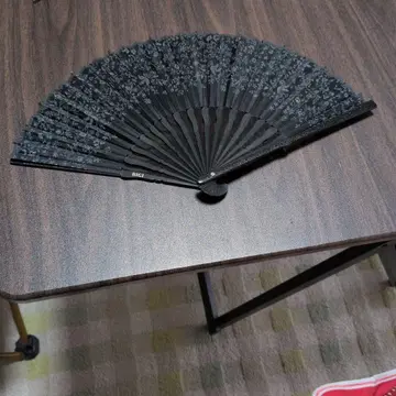 BIGI 꽃무늬 자수 부채 블랙