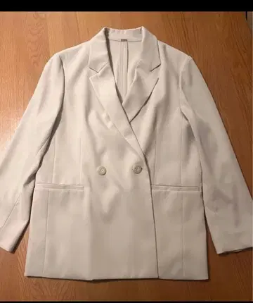 [ 새상품급 ] 미라 오웬 아이보리 자켓