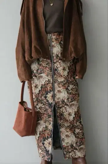 lumier 뤼미에 같은 형태 고블랑 프론트 지퍼 타이트 스커트 베이지