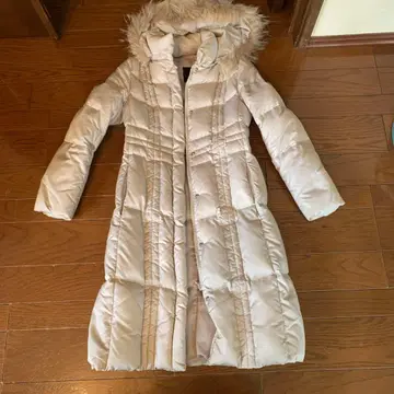 퍼 달린 후드 크림색 롱 다운 자켓