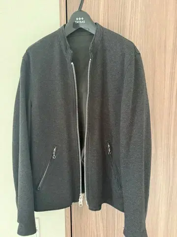 TATRAS Vanson 다크 그레이 봄버 자켓