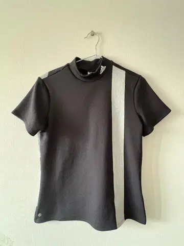 adidas 모크넥 반팔 티셔츠 블랙