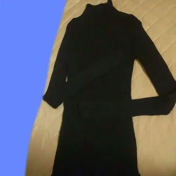 AURALEE 블랙 터틀넥 스웨터