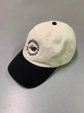 뉴발란스 캡 모자 화이트 블랙 투톤 컬러