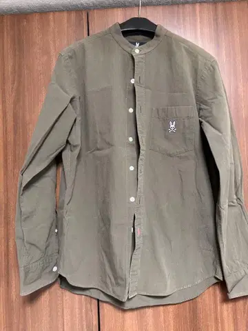 [ 새상품급 ] Psycho Bunny 남성용 밀리터리풍 셔츠