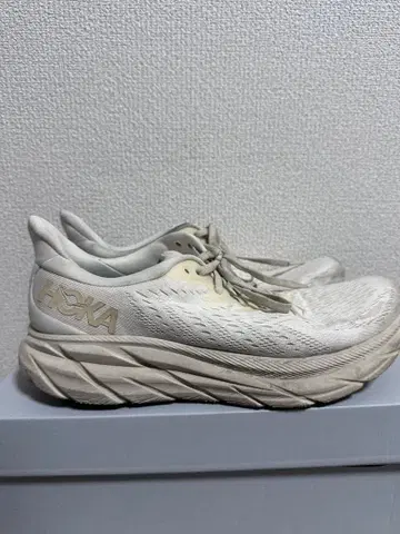 HOKA 러닝화 CLIFTON 8
