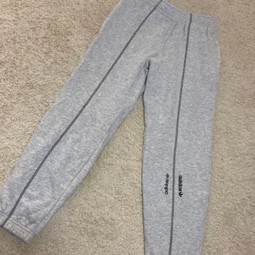 adidas 그레이 맨투맨 조거 팬츠 S