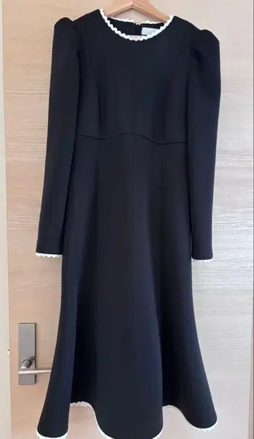 엘레강트한 블랙 긴팔 원피스