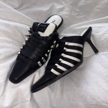 Yello 스니커즈뮬 S