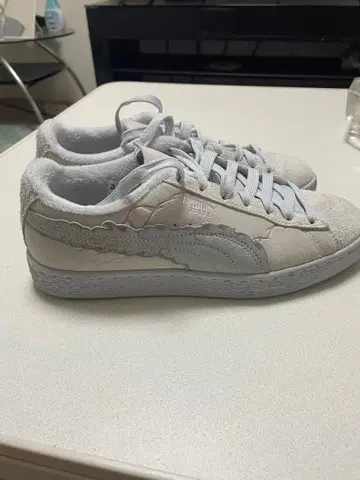 Puma 화이트 스니커즈