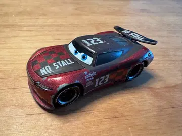 토미카 카즈 조나스 카버스