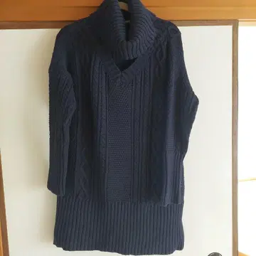 Rosebud 네이비 터틀넥 스웨터 XS