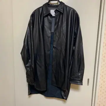 Lui's 블랙 합성 피혁 긴팔 셔츠