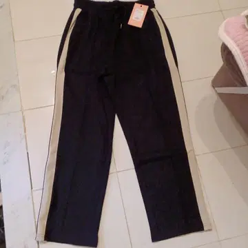 머스트바이 유코유코 사이드 스트라이프 신 실루엣