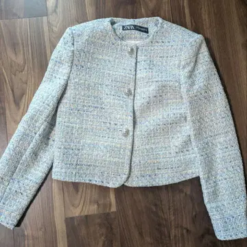 ZARA 트위드 노카라 자켓