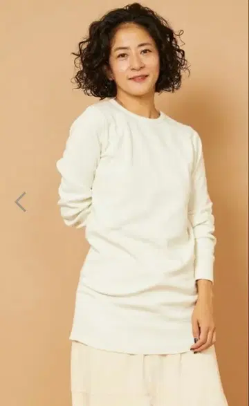 아이보리 리브 긴팔 상의