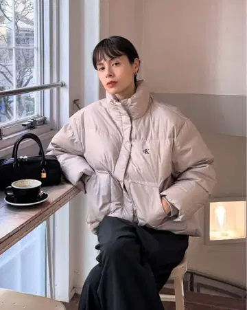 새상품 CK 다운 자켓 베이지