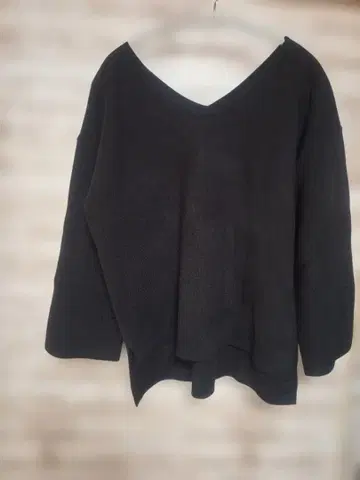 로리즈팜 블랙 V넥 니트 스웨터 긴팔 심플