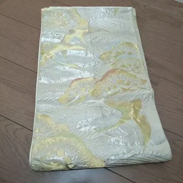 나고야 오비 골드 컬러와 화이트 꽃 무늬