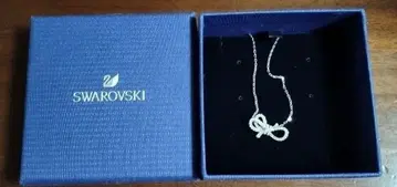스와로브스키 리본 목걸이 박스 포함