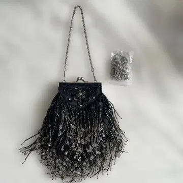 새상품급 미사용 Grace continental 비즈 프린지 파티 백