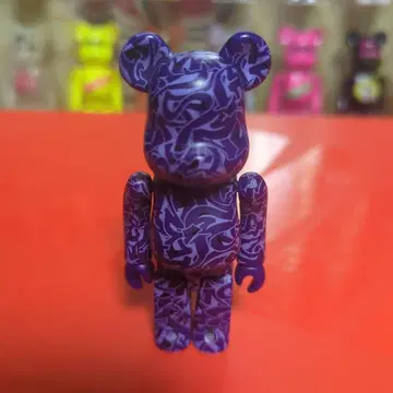 WEST ONE 베어브릭