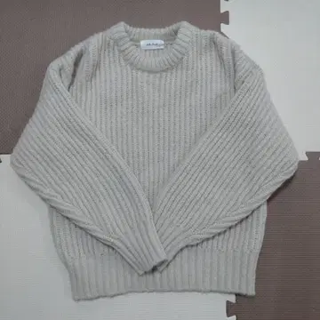 미라 오웬 베이지 리브 니트