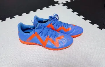 PUMA 퓨처 26.0cm 풋살 트레이닝 슈즈
