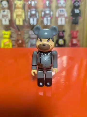 Kozik 베어브릭 100%