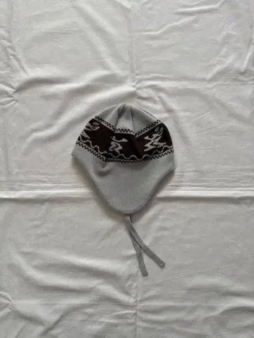 DUB EFFECT EAR FLAP SILVER WHITE