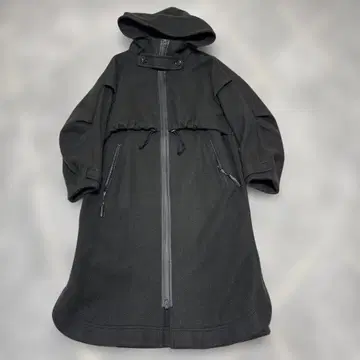 Lallia Mu 블랙 후드 부착 롱 코트