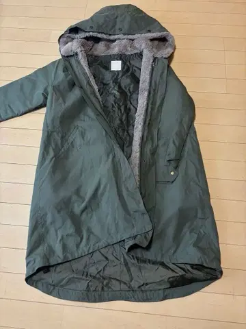 올리브 그린 롱 모즈 코트