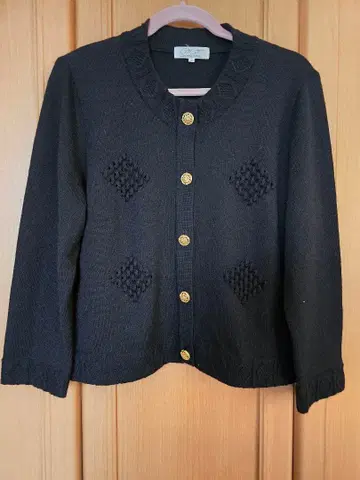 블랙 니트 가디건 골드 버튼 포함