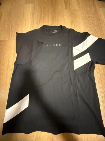 CRONOS 스트라이프 디자인 T셔츠 블랙