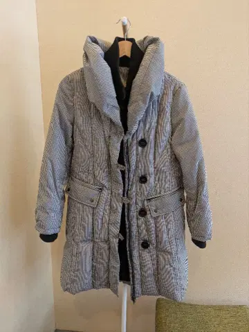 블랙 깅엄 체크 무늬 다운 자켓