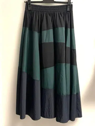 [ 미사용품 ] 센소유니코 Dw2R 스커트