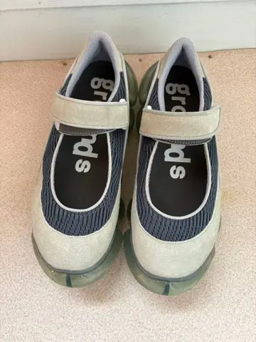 그라운즈 벨크로 테이프 스니커즈 26cm