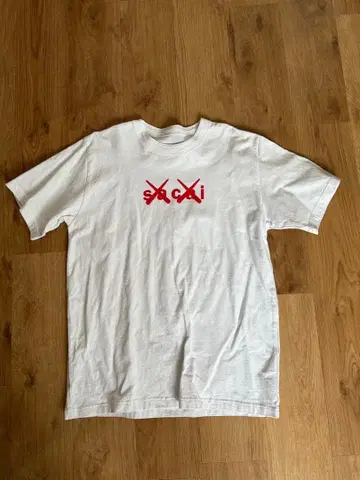 sacai 사카이 KAWS 카우스 T셔츠 화이트