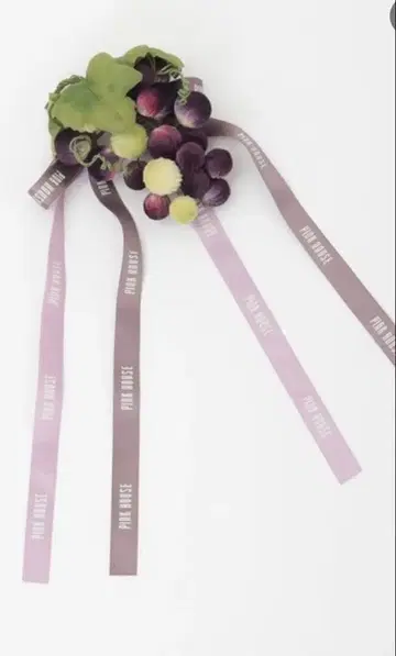 PINK HOUSE 포도 모티브 코사지