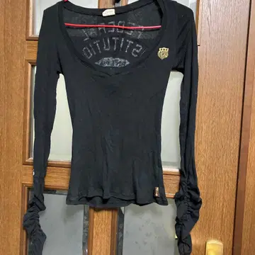 d.i.a. 블랙 V넥 긴팔 티셔츠