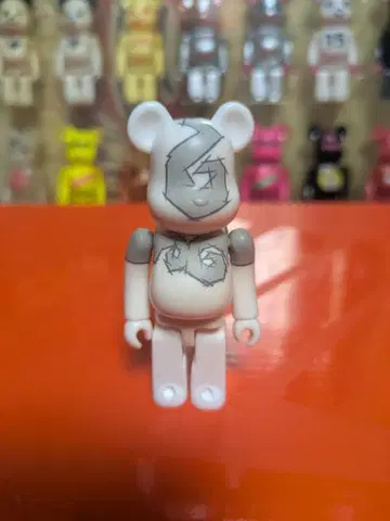 H8GRAPHIX 베어브릭 100%