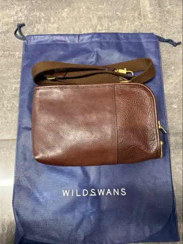 WILDSWANS 브라운 숄더백
